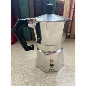 Bialetti Moka Express Stovetop Espresso Coffee Maker, 3 Cup-Gently Used
